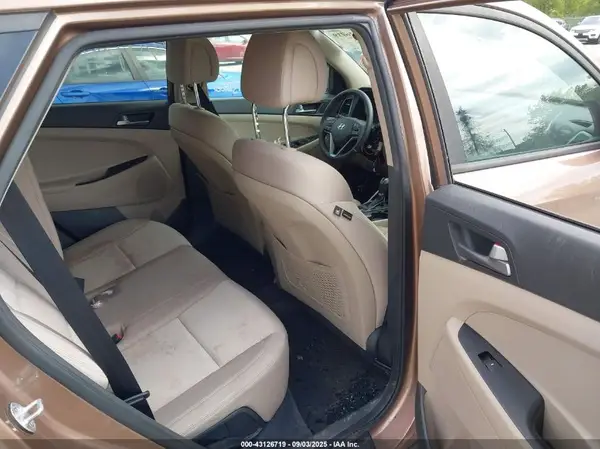 KM8J23A40HU389045 2017 HYUNDAI TUCSON - Image 8