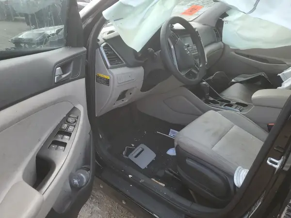 KM8J23A40HU394620 2017 HYUNDAI TUCSON - Image 8