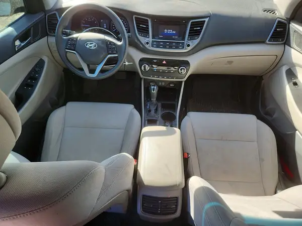KM8J23A40HU444674 2017 HYUNDAI TUCSON - Image 8