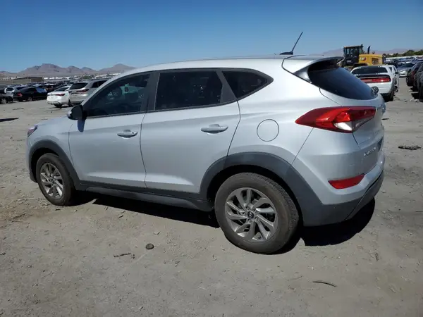 KM8J23A40HU558772 2017 HYUNDAI TUCSON - Image 2