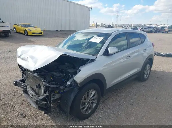KM8J23A40HU564765 2017 HYUNDAI TUCSON - Image 2