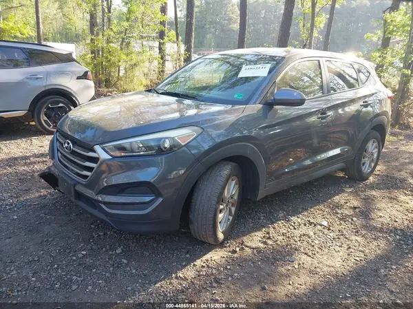 KM8J23A40HU578892 2017 HYUNDAI TUCSON - Image 2