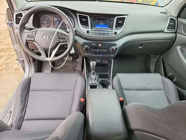 KM8J23A40HU594493 2017 HYUNDAI TUCSON - Image 8