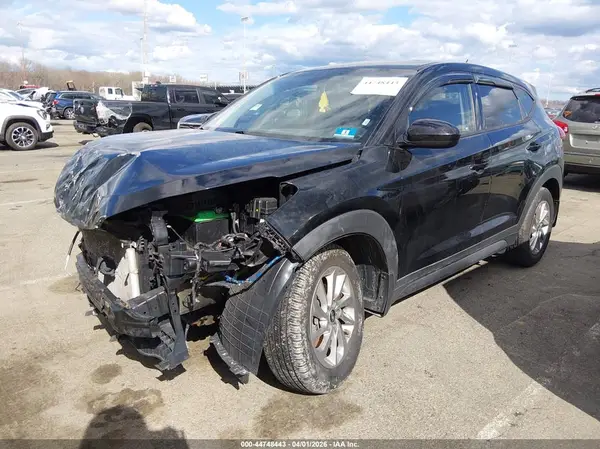 KM8J23A40JU615364 2018 HYUNDAI TUCSON - Image 2