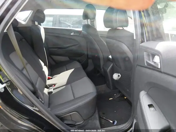 KM8J23A40JU615364 2018 HYUNDAI TUCSON - Image 8