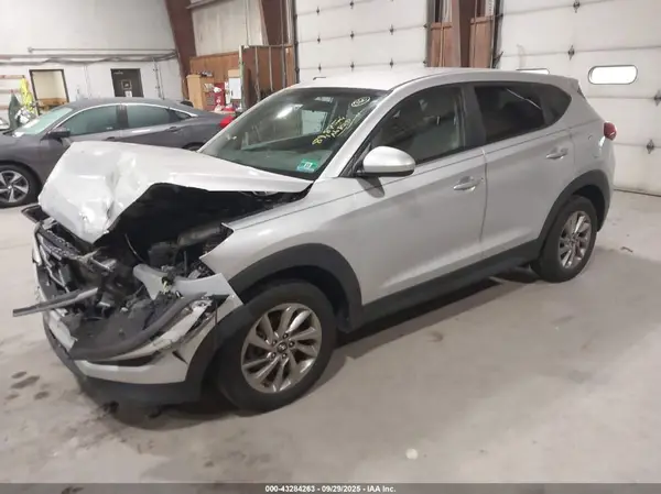 KM8J23A40JU623349 2018 HYUNDAI TUCSON - Image 2