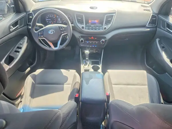 KM8J23A40JU635887 2018 HYUNDAI TUCSON - Image 8