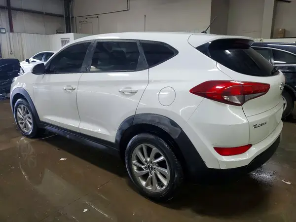KM8J23A40JU659817 2018 HYUNDAI TUCSON - Image 2