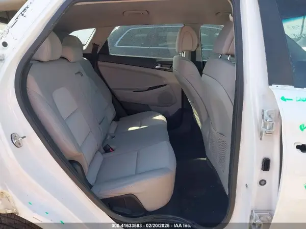 KM8J23A40JU669361 2018 HYUNDAI TUCSON - Image 8