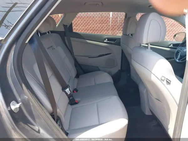 KM8J23A40JU682837 2018 HYUNDAI TUCSON - Image 8