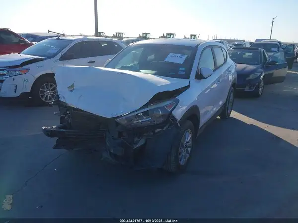 KM8J23A40JU683101 2018 HYUNDAI TUCSON - Image 2