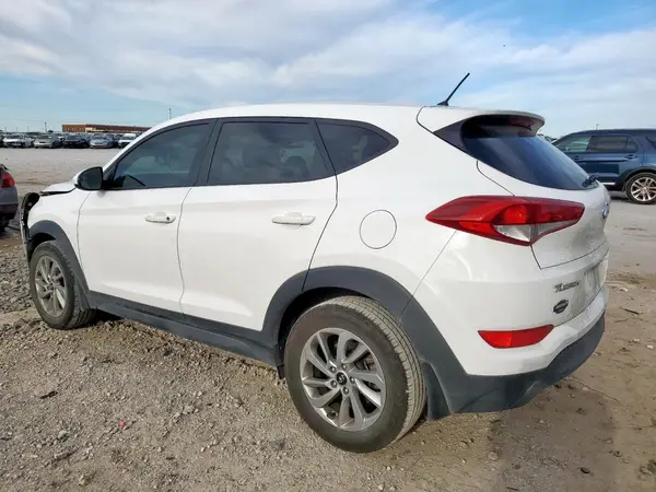 KM8J23A40JU684412 2018 HYUNDAI TUCSON - Image 2