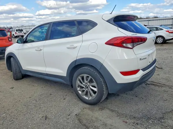 KM8J23A40JU694521 2018 HYUNDAI TUCSON - Image 2