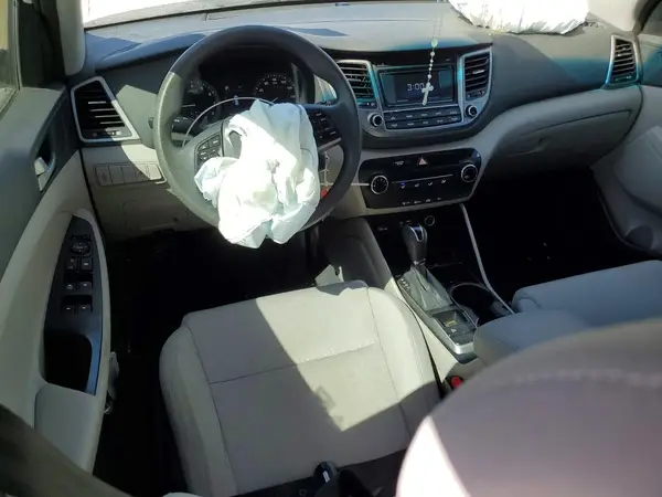 KM8J23A40JU696737 2018 HYUNDAI TUCSON - Image 8