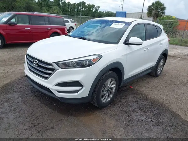 KM8J23A40JU702827 2018 HYUNDAI TUCSON - Image 2