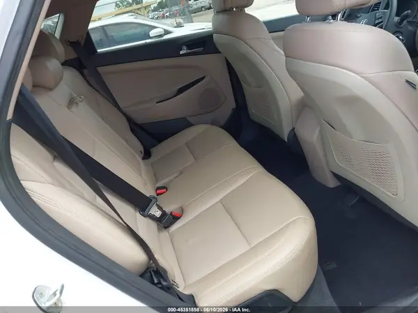 KM8J23A40JU702827 2018 HYUNDAI TUCSON - Image 8