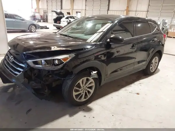 KM8J23A40JU763997 2018 HYUNDAI TUCSON - Image 2