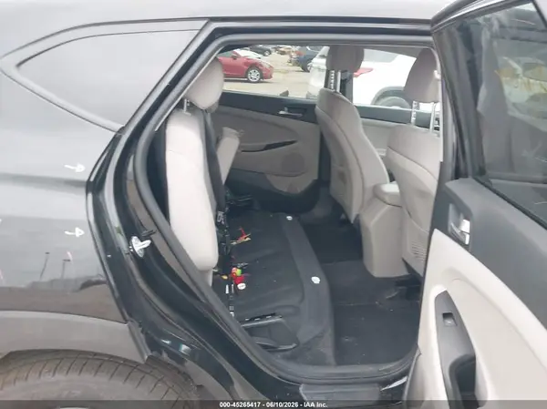 KM8J23A40JU771324 2018 HYUNDAI TUCSON - Image 8