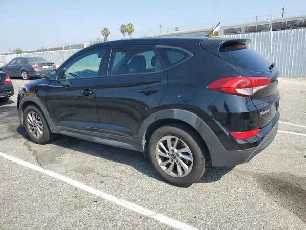 KM8J23A40JU790021 2018 HYUNDAI TUCSON - Image 2
