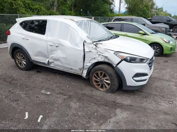 KM8J23A40JU821462 2018 HYUNDAI TUCSON - Image 1