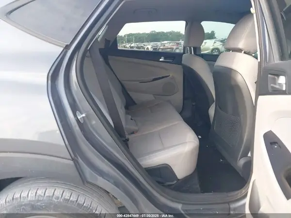 KM8J23A40KU009435 2019 HYUNDAI TUCSON - Image 8