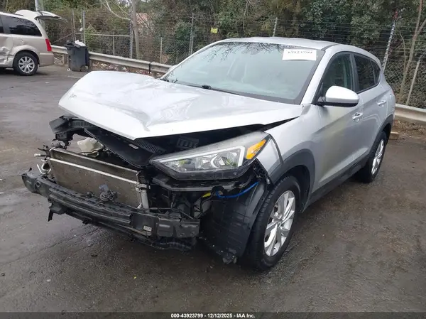 KM8J23A40KU901992 2019 HYUNDAI TUCSON - Image 2