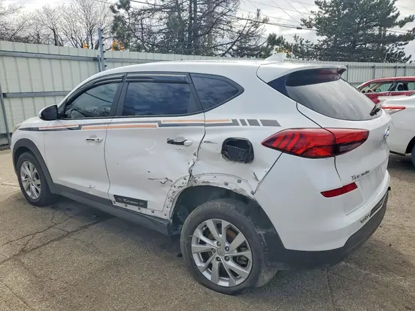 KM8J23A40KU944678 2019 HYUNDAI TUCSON - Image 2