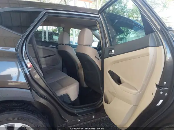 KM8J23A40LU189422 2020 HYUNDAI TUCSON - Image 8