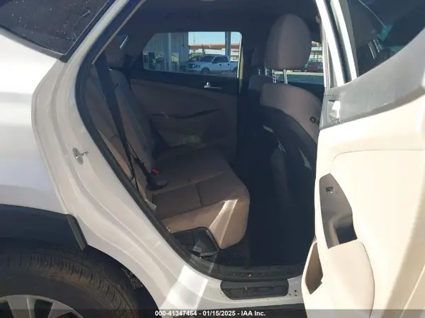 KM8J23A40MU312945 2021 HYUNDAI TUCSON - Image 8
