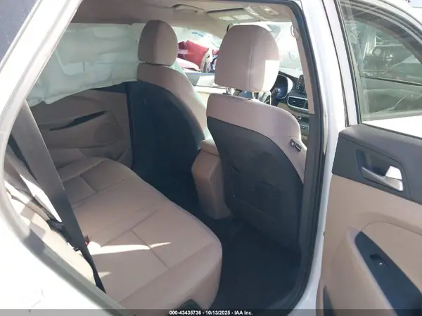 KM8J23A40MU326876 2021 HYUNDAI TUCSON - Image 8