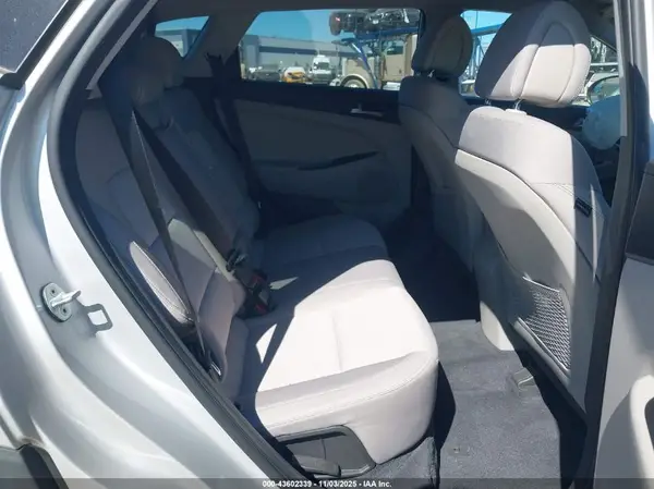 KM8J23A41GU076309 2016 HYUNDAI TUCSON - Image 8
