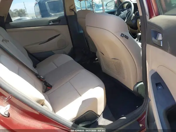 KM8J23A41GU196420 2016 HYUNDAI TUCSON - Image 8