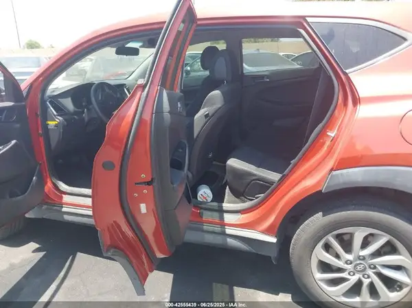 KM8J23A41GU203284 2016 HYUNDAI TUCSON - Image 8