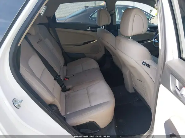 KM8J23A41GU215239 2016 HYUNDAI TUCSON - Image 8
