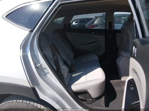 KM8J23A41HU278293 2017 HYUNDAI TUCSON - Image 8