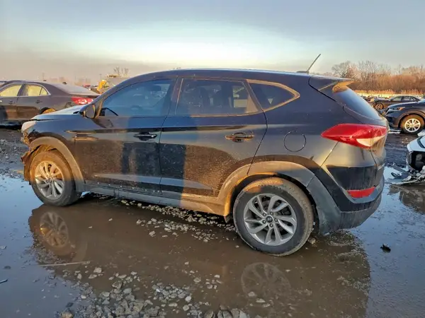 KM8J23A41HU303368 2017 HYUNDAI TUCSON - Image 2