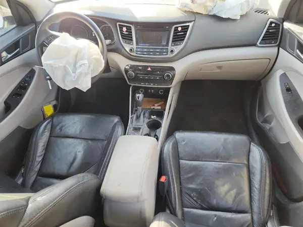 KM8J23A41HU313737 2017 HYUNDAI TUCSON - Image 8