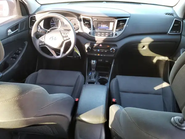 KM8J23A41HU329131 2017 HYUNDAI TUCSON - Image 8