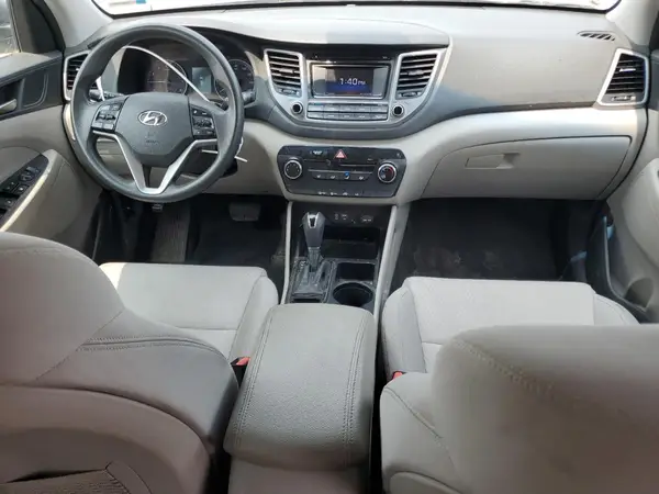 KM8J23A41HU391418 2017 HYUNDAI TUCSON - Image 8