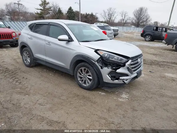 KM8J23A41HU412574 2017 HYUNDAI TUCSON - Image 1