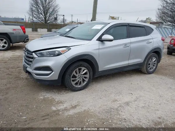 KM8J23A41HU412574 2017 HYUNDAI TUCSON - Image 2