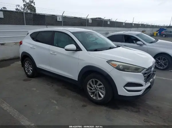 KM8J23A41HU441816 2017 HYUNDAI TUCSON - Image 1