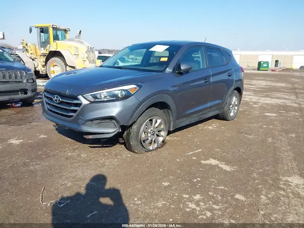KM8J23A41HU500864 2017 HYUNDAI TUCSON - Image 2