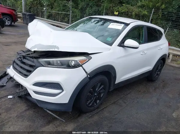 KM8J23A41HU505773 2017 HYUNDAI TUCSON - Image 2