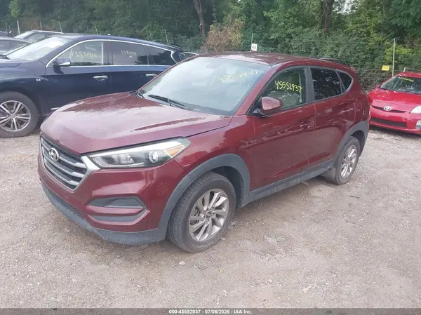 KM8J23A41HU527109 2017 HYUNDAI TUCSON - Image 2