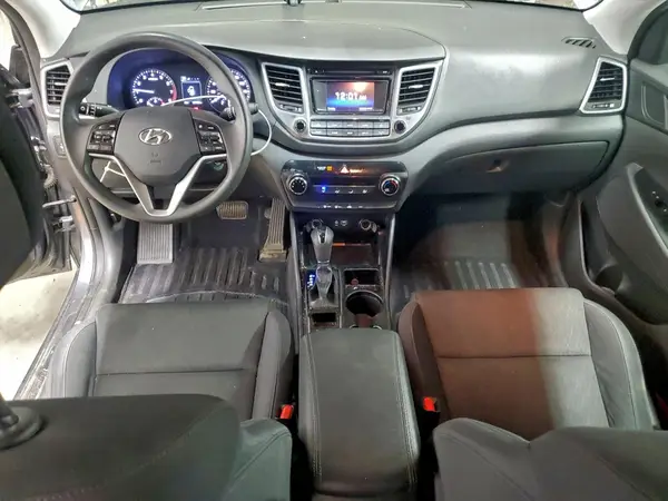 KM8J23A41HU527921 2017 HYUNDAI TUCSON - Image 8