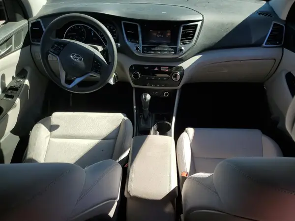 KM8J23A41HU537767 2017 HYUNDAI TUCSON - Image 8