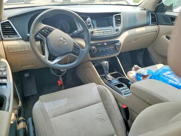 KM8J23A41HU555377 2017 HYUNDAI TUCSON - Image 8