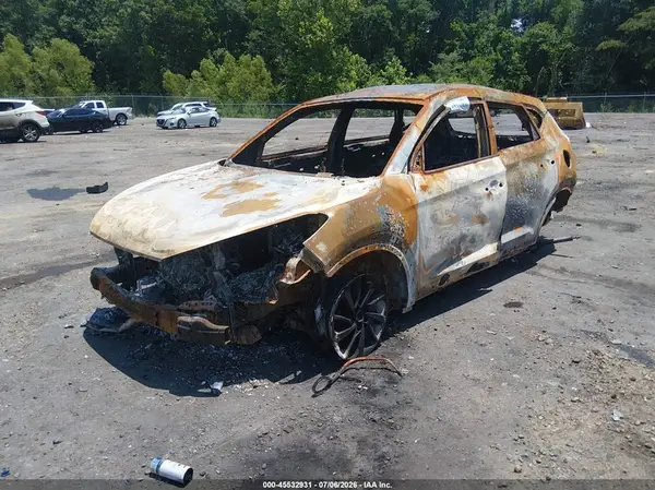 KM8J23A41HU575547 2017 HYUNDAI TUCSON - Image 2