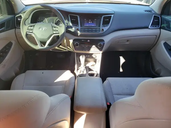 KM8J23A41HU576424 2017 HYUNDAI TUCSON - Image 8